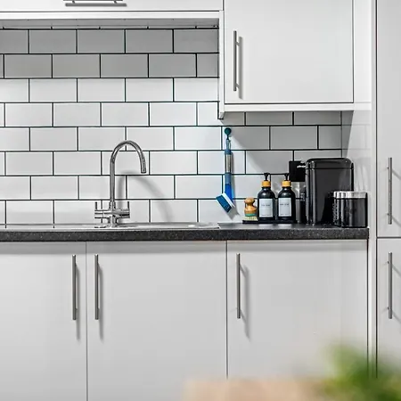 Londwell, Chic Hyde Park Mews House * London