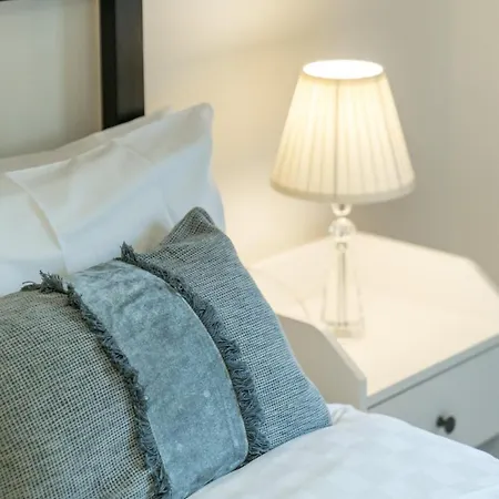 Stylish Deluxe 2Br Duplex - Free Parking - Near Canary Wharf London