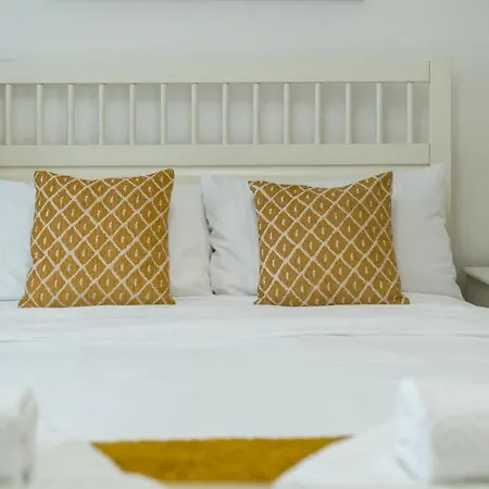 Stylish Deluxe 2Br Duplex - Free Parking - Near Canary Wharf Londýn