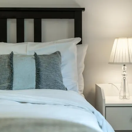 Apartmán Stylish Deluxe 2Br Duplex - Free Parking - Near Canary Wharf Londýn