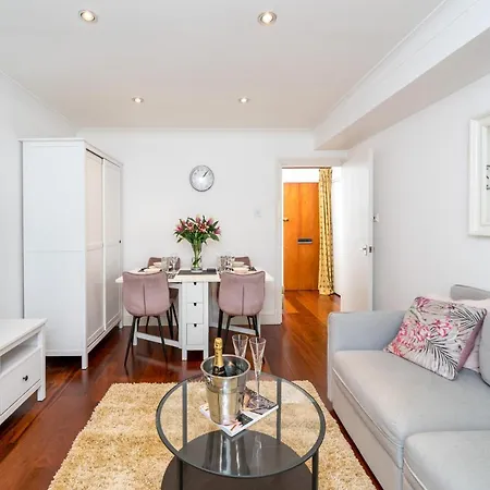Stylish Deluxe 2Br Duplex - Free Parking - Near Canary Wharf Apartment