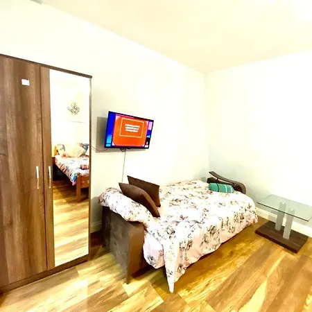 Stylish One Bed Studio Paddington Station In Central *