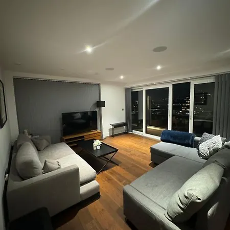 2 Bed 2 Bath - Amazing Views Of And River Thames
