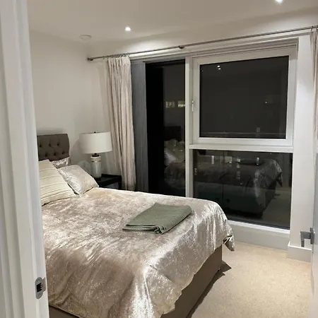 2 Bed 2 Bath - Amazing Views Of And River Thames London