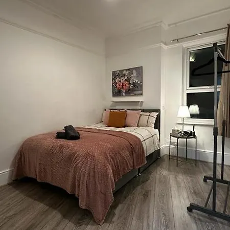 Wandsworth Guest 64