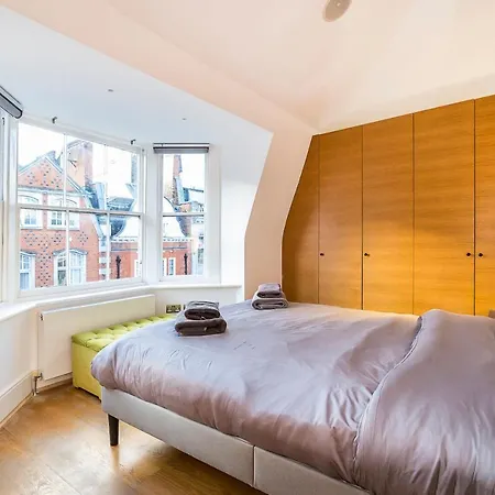 Victorian Duplex Near Oxford St London