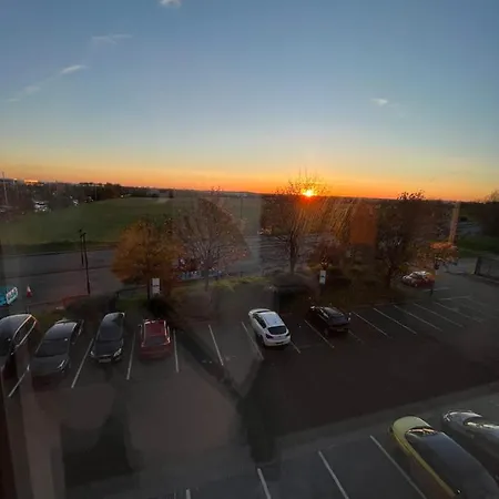 Apartment Aeropartment & Aerotel, London Heathrow Airport, Terminal 4, Ev Stations & Cheap Parking On Site! *