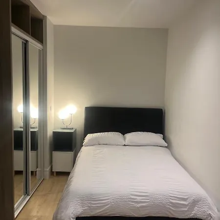 Apartment Aeropartment & Aerotel, London Heathrow Airport, Terminal 4, Ev Stations & Cheap Parking On Site!
