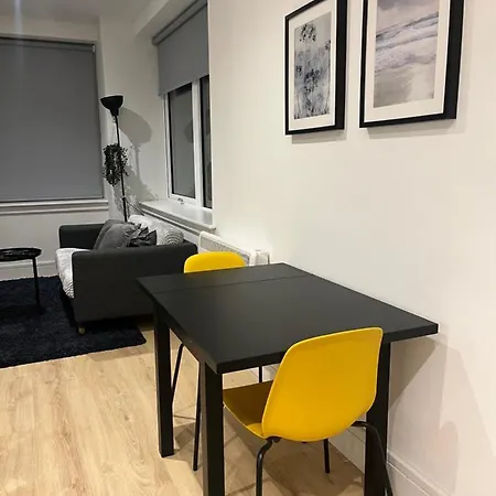 Apartment Aeropartment & Aerotel, London Heathrow Airport, Terminal 4, Ev Stations & Cheap Parking On Site! Hillingdon