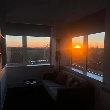 Apartment Aeropartment & Aerotel, London Heathrow Airport, Terminal 4, Ev Stations & Cheap Parking On Site!