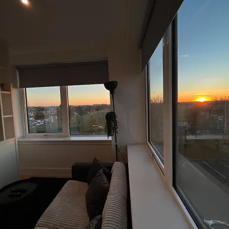 Apartment Aeropartment & Aerotel, London Heathrow Airport, Terminal 4, Ev Stations & Cheap Parking On Site!