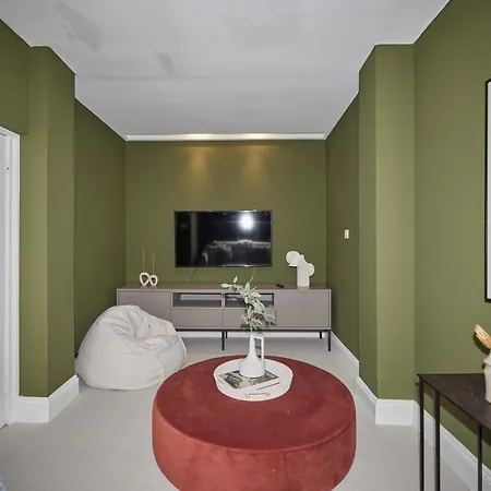 The Hyde Park Scenery - Elegant 4bdr House With Study لندن