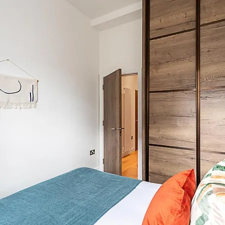 Stunning Earls Court Flat Apartment