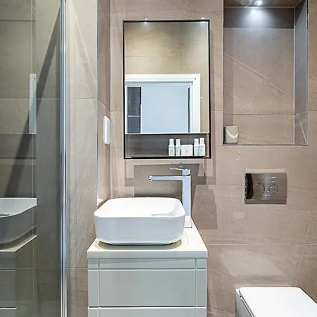Stunning Earls Court Flat Apartment *