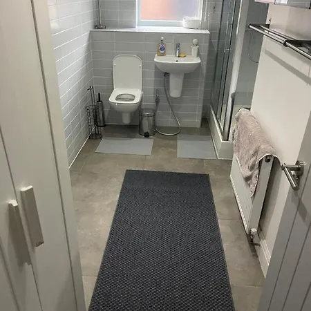 50a Green Lane *