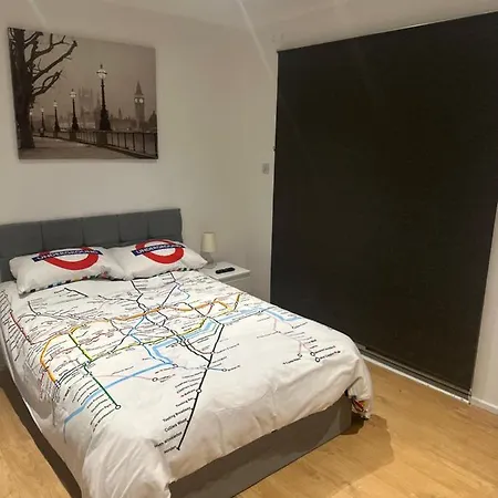 Guest house Self-contained En-suite Very Close To Wembley Stadium *