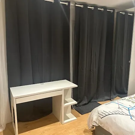 Self-contained En-suite Very Close To Wembley Stadium Guest house