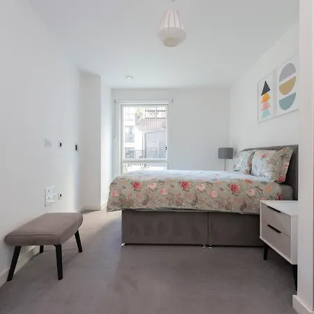 Stunning Luxury 2 Bedroom * London
