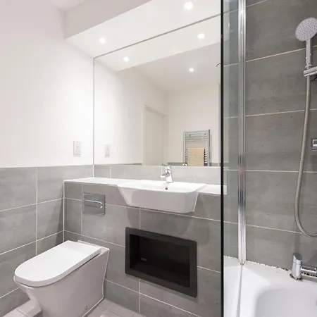 Apartment Stunning Luxury 2 Bedroom London