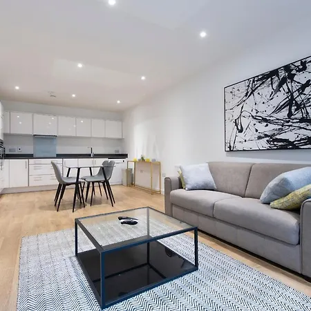 Apartment Stunning Luxury 2 Bedroom *