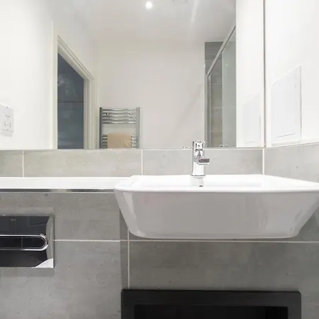 Apartment Stunning Luxury 2 Bedroom London