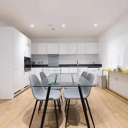 Stunning Luxury 2 Bedroom