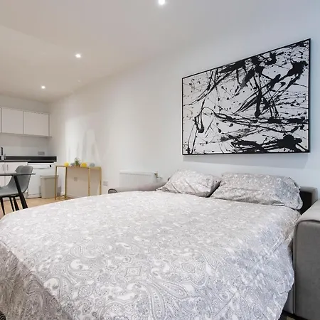 Apartment Stunning Luxury 2 Bedroom *