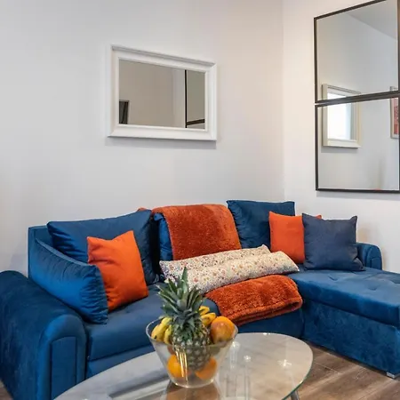 London's Cosy Gem Apartment