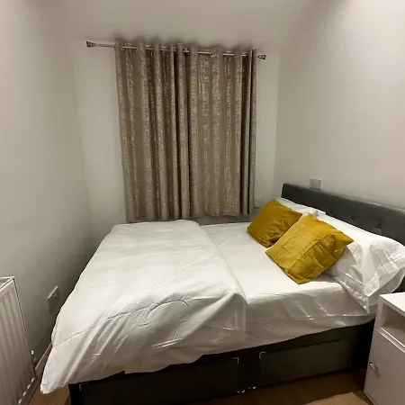 Guest house Keedonwood Road Bromley, With Free Wifi *