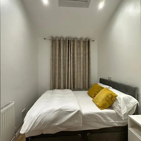 Guest house Keedonwood Road Bromley, With Free Wifi *
