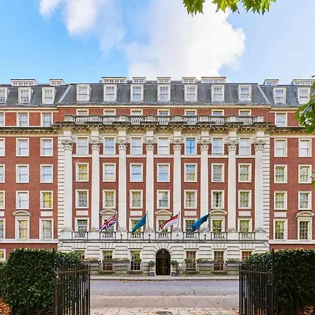 Central Mayfair And Piccadilly Sleeps 6 People Apartment London