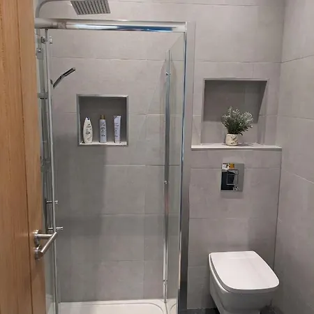 Apartment Modern Aptmt, 2 Stops To Central London, Smart Lock, Netflix