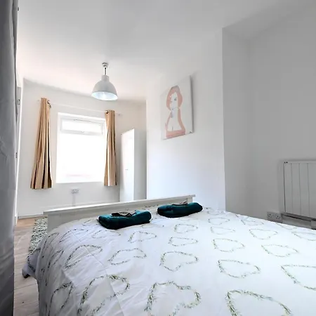 Fabulous Duplex In Dalston Junction Apartment