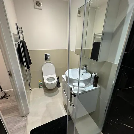 Modern 2bd London