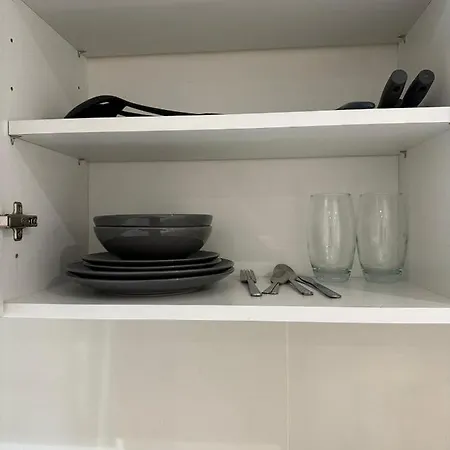 Modern 2bd London