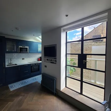 Boutique Linden Gardens 1st Floor And Loft Apartment *