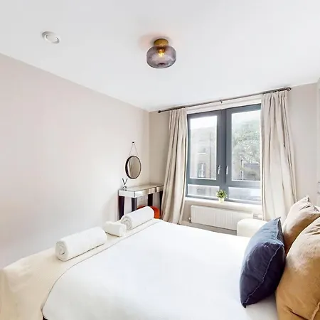 Stunning 2 Bed With View Of The Shard Apartment London