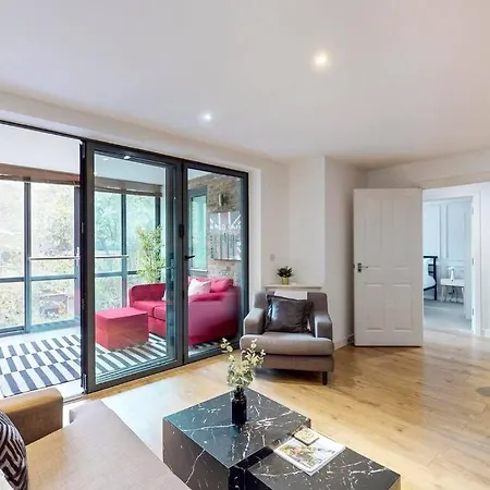 Stunning 2 Bed With View Of The Shard Apartment