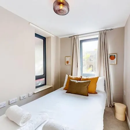 Stunning 2 Bed With View Of The Shard Apartment London
