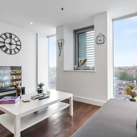 One Bedroom Flat In Bp36 Apartment