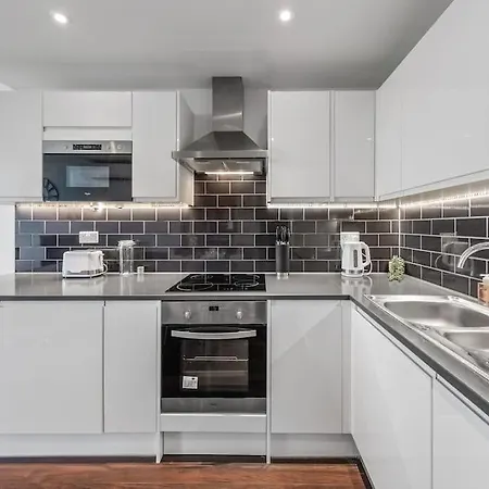 One Bedroom Flat In Bp36