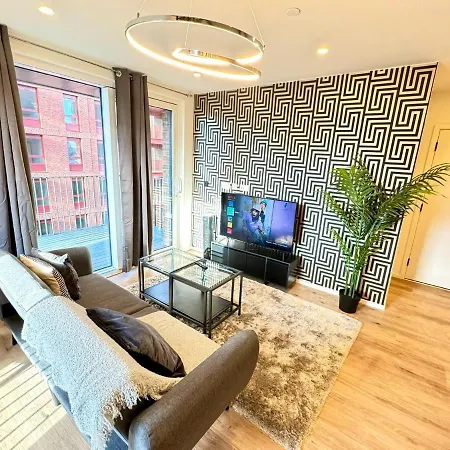 East Riverside Apartment London