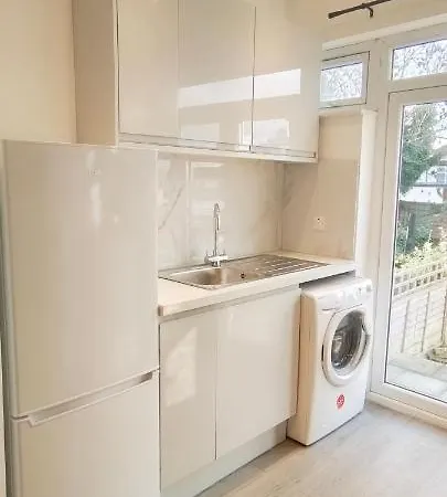 Apartment Hendon Garden In