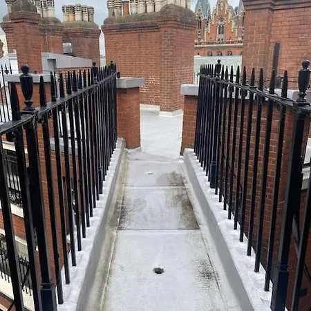 Stylish 2br Retreat In King's Cross, *