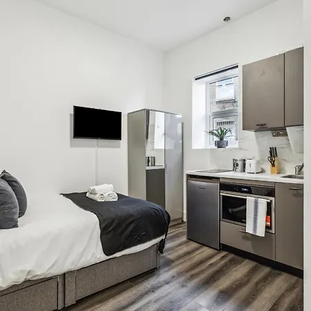 Sutherland Apartment *