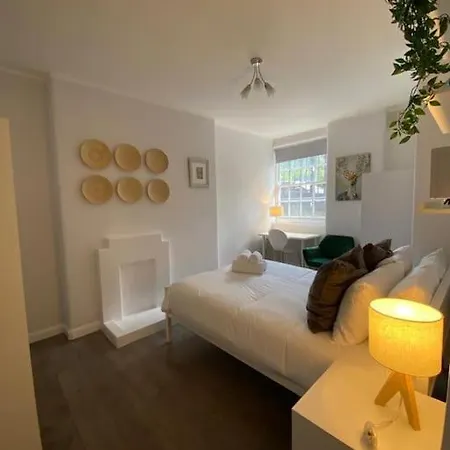 Stylish 2br Retreat In King's Cross, London