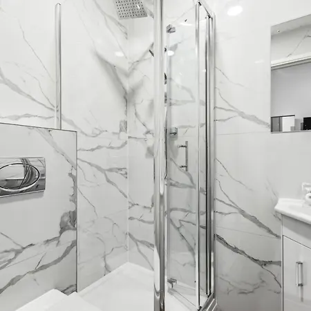 Sutherland Apartment *