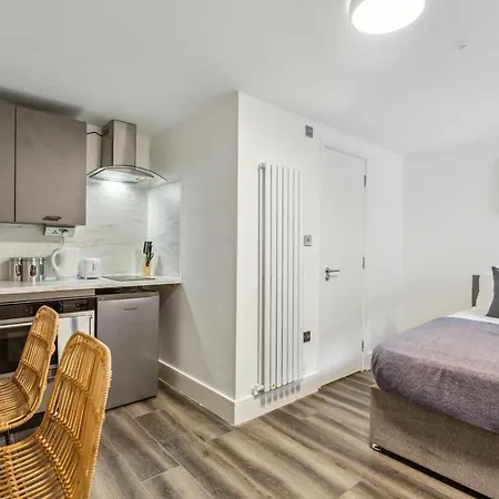 Sutherland Apartment *