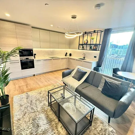 Apartment East Riverside