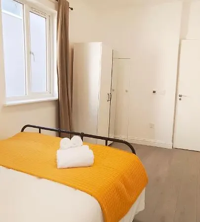 Apartment Hendon Garden In The Hyde